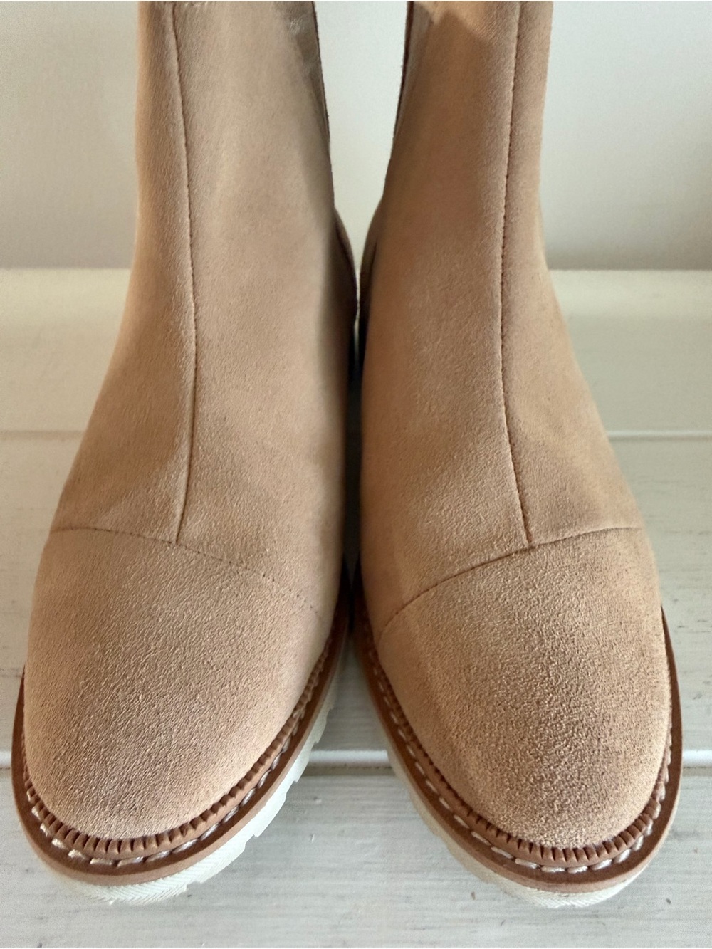 TOMS Cleo Desert Tan Suede Chelsea Boots Sz 7.5 Water Resistant NWOB - Picture 8 of 16